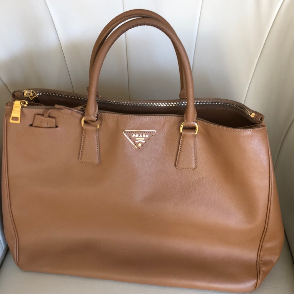 Prada galleria large saffiano bag.